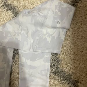 wunder under  lululemon 25’ legging white camo